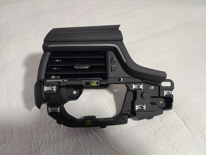 фото №1, Audi a4 b9 решётка воздуховод 8w1820901