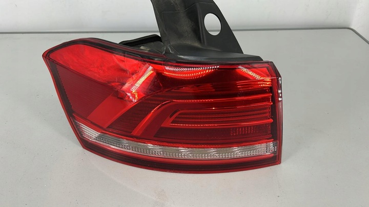 фото №1, Volkswagen passat b8 універсал лампа led ліва зад задня 3g9945311