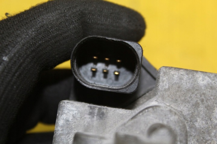 фото №7, Дроссельная заслонка 03c133062a golf v touran 1.6 fsi blf