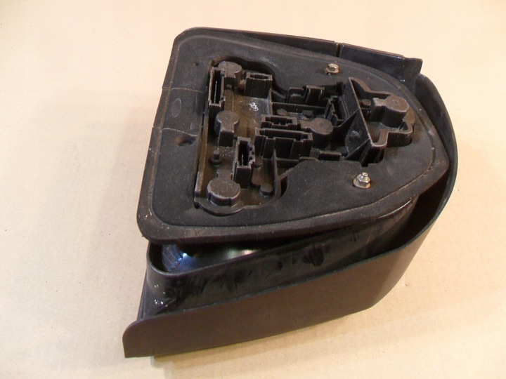 фото №12, Лампа зад права 1h6945257 volkswagen golf iii htb