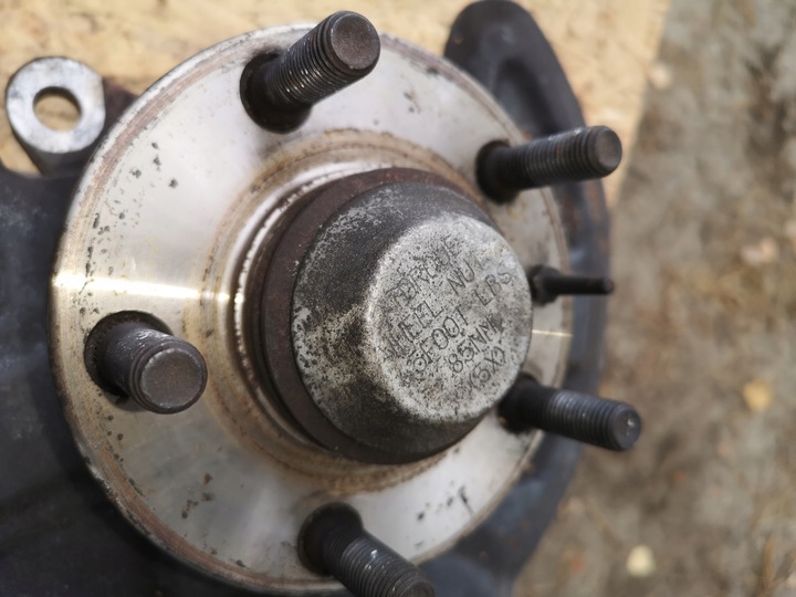 фото №1, Ступиця перед volvo 940 960 760 740