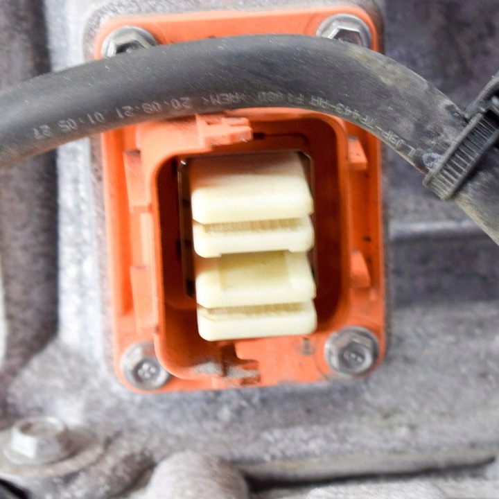 фото №10, Ford mustang mach-e 2022 двигун