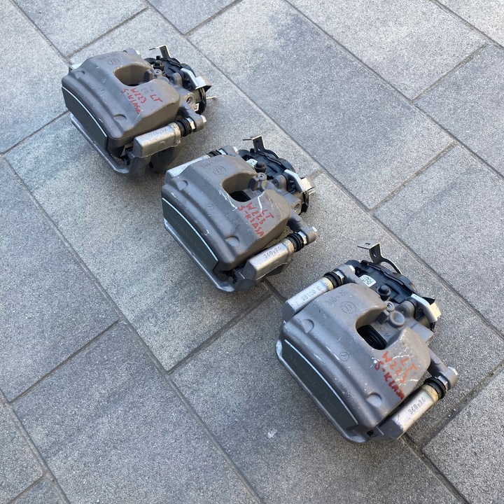 фото №1, Mercedes s-klasa w223 супорт гальмівний з двигун лівий зад 360x26