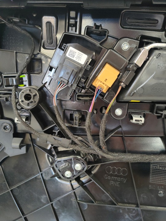 фото №11, A4 b9 8w оббивка боковина двері ліва перед алькантара ambiente 8w0867133