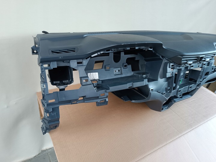 фото №8, Maxus e-deliver 3 доставляти панель роздавальна капот консоль