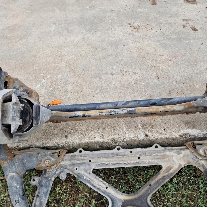 фото №6, Підрамник подушки двигуна a6 c7 kpl