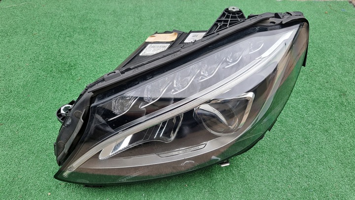 фото №1, Mercedes c-klasa w205 полный led лампа передняя