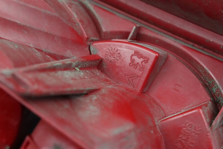 фото №8, Peugeot 307 лампа права зад задня універсал sw європа