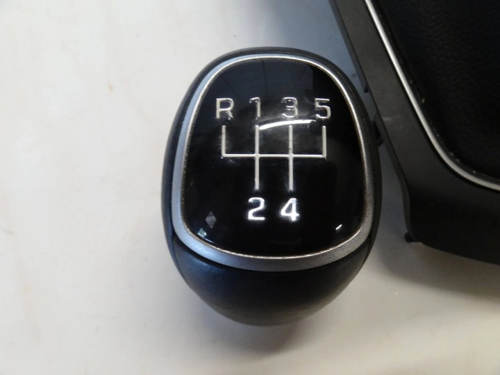 фото №5, Hyundai i20 ii 2018 1.0 t-gdi рамка чохол ручка зміни коробка передач 84650-c8050