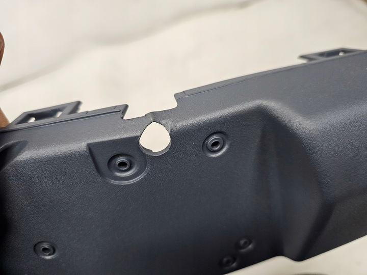 фото №11, Mercedes w124 бампер планка бампера перед