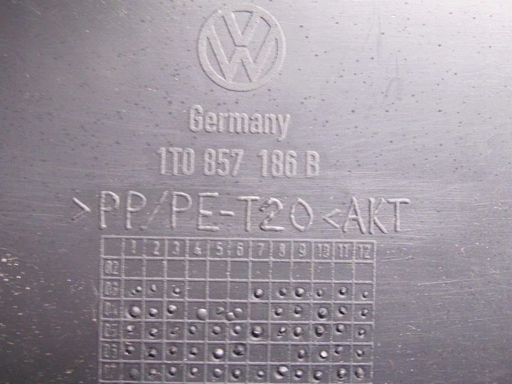 фото №8, Захисні накладки заглушки сидінь 1t0857566f vw touran 1t другий ряд 2010-2015r.