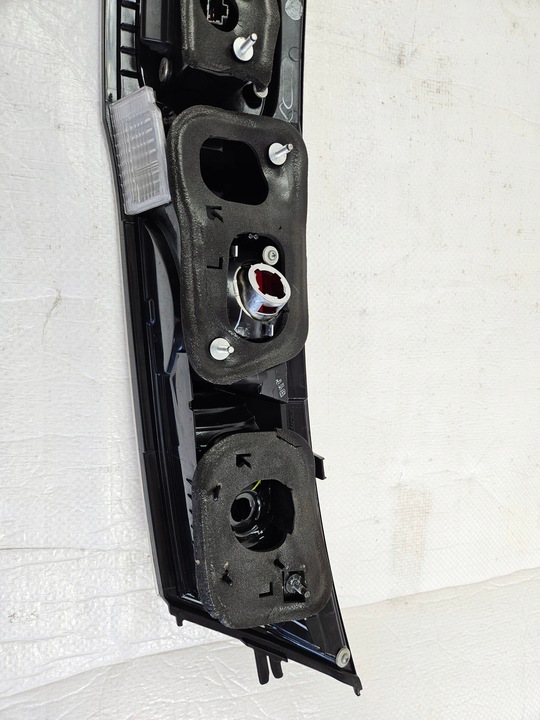 фото №9, Накладка крышки задней honda civic viii 8 ufo 132-16721 / 13216721 / 132 16721