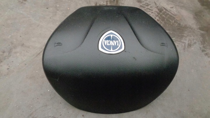 фото №11, Торпедо консоль капот подушки lancia delta 3 iii 08-14r. европа