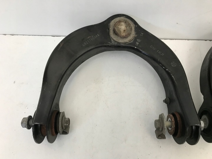 фото №10, Важіль праві перед jeep grand cherokee 68217808aa