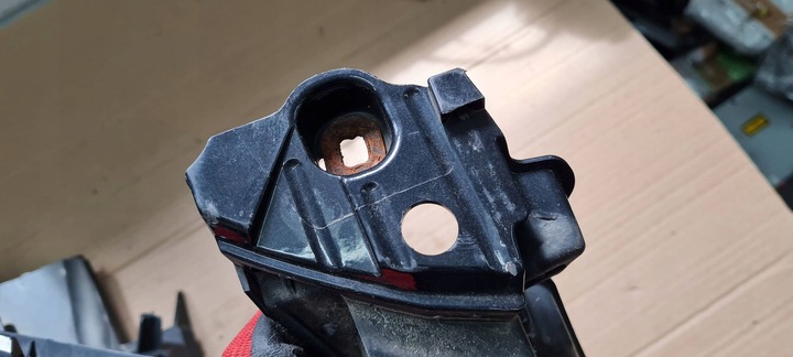 фото №14, A4 b7 ковзун тримач бампера правий перед кріплення 8e0807234