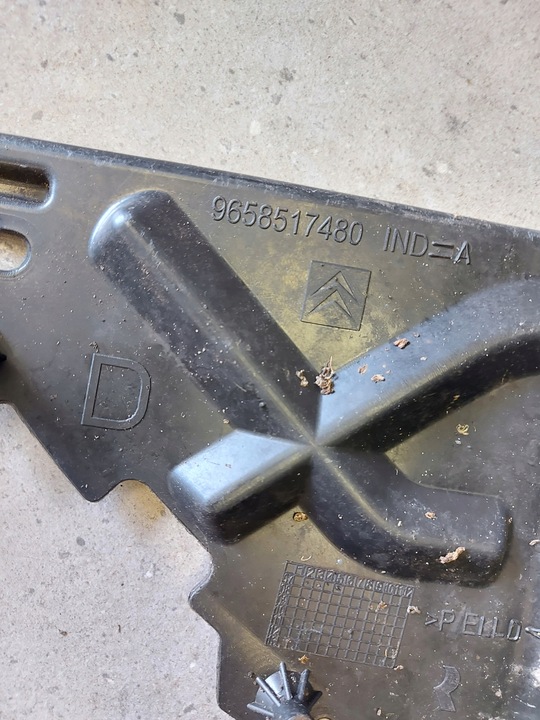 фото №7, Citroen c4 picasso підкрилок правий зад 9658517480