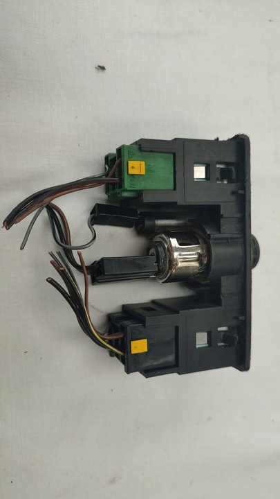 фото №4, Combo c 01-11 кнопка подогреваемых сидений гнездо прикуривателя