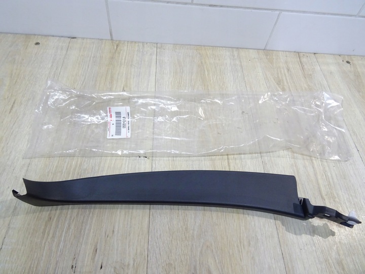 фото №1, Corolla sedan планка дверь зад правые 67673-02020