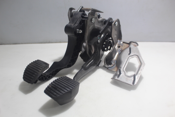 фото №1, Педаль зчеплення гальма citroen ds3 рестайлінг 1.2