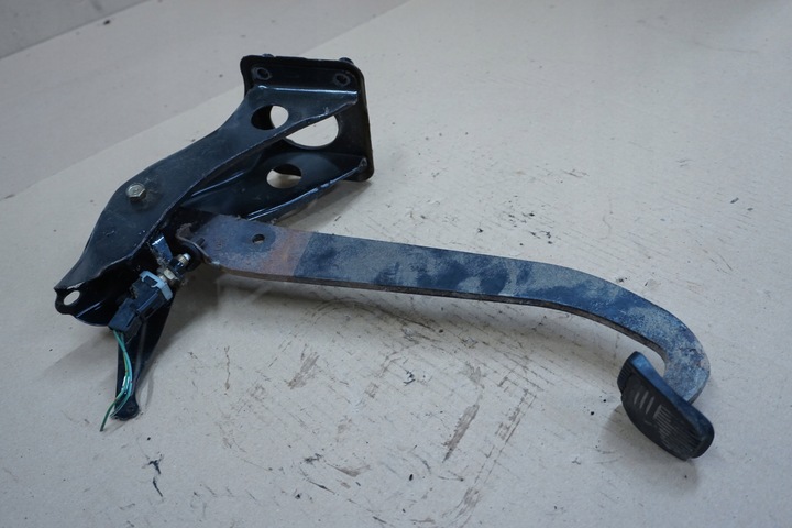 фото №1, Land cruiser lj70 педаль гальма 2,4 td