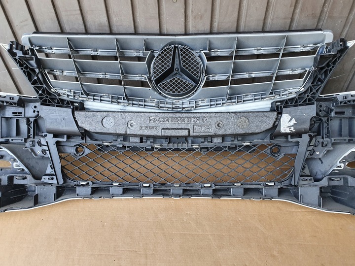 фото №13, Mercedes 204 рестайлінг бампер решітка avantgarde