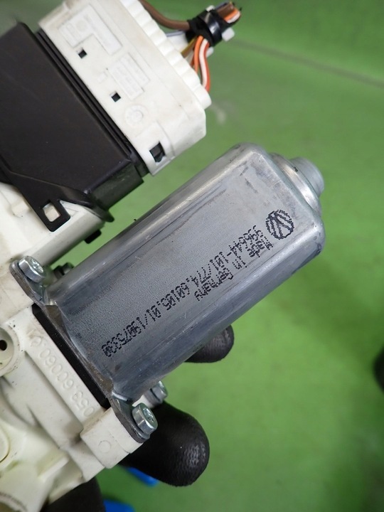 фото №8, Підйомник вікна правий задній skoda octavia ii 05r 1k0959704e
