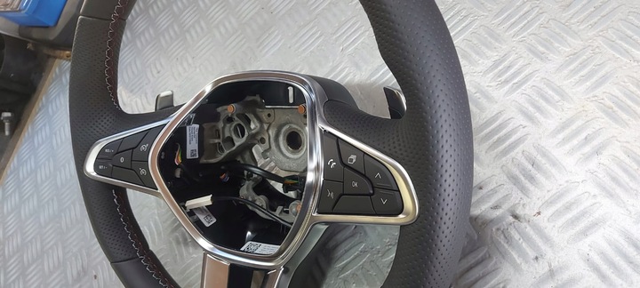 фото №5, Руль лепестки кожа clio v многофункциональный