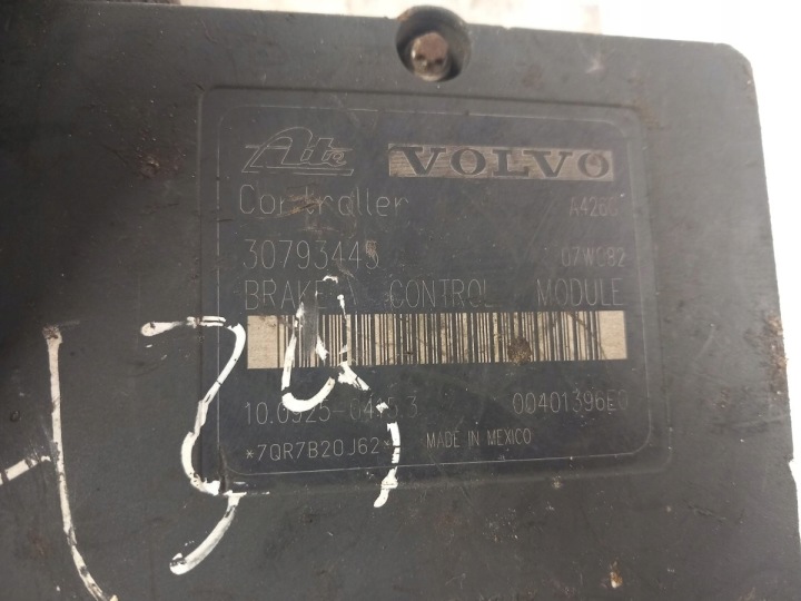 фото №8, Volvo v70 ii рестайлінг 2.4d блок керування abs автомат p30793444 30793445
