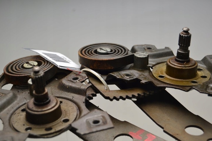 фото №6, Mercedes w123 подъемники стекло задних правый i левый