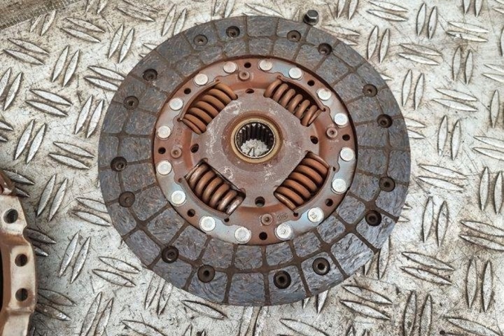 фото №11, Комплект зчеплення toyota auris _e15_ 312100d040 1.4l дизель 66kw 2008