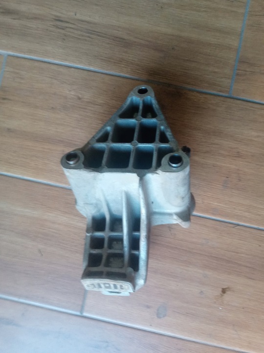 фото №7, Лапы двигателя alfa stelvio 2.2d 55267866 55273294