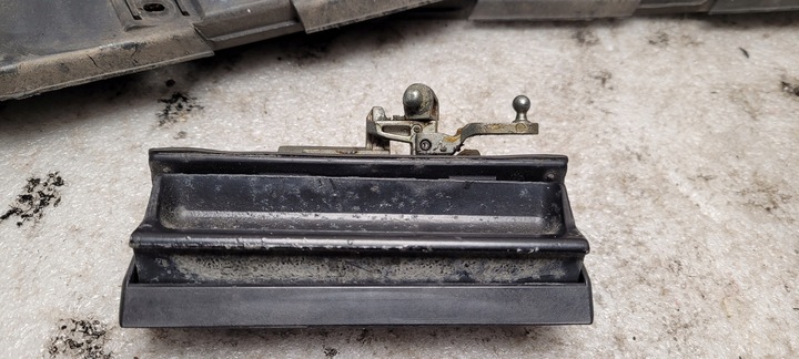 фото №9, Ручка крышки зад seat toledo ii 1m5827561e