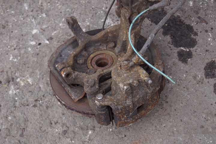 фото №11, Поворотна опора амортизатор лівий перед nissan juke f15