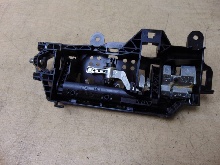 фото №8, Кронштейн кріплення ручка audi a4 a5 8w02837812a