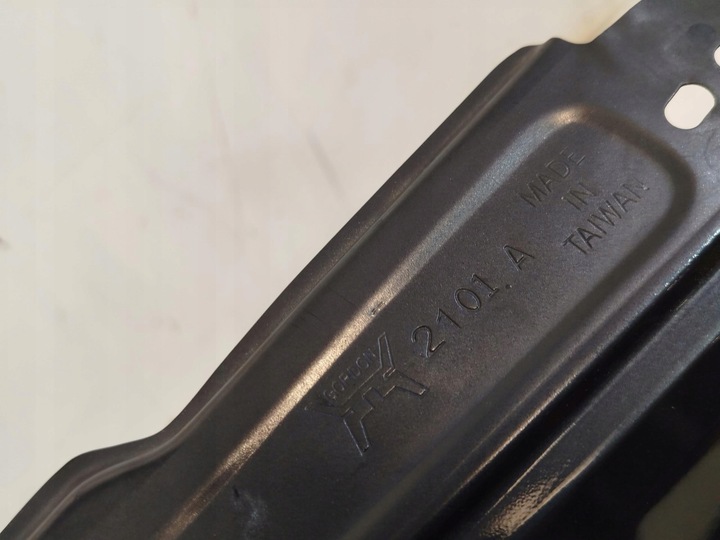 фото №8, Крило лівий перед audi a4 b9 lx7l przed-lift замінник