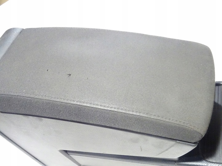 фото №13, Подлокотник туннель средний решётки воздуховод зад vw passat b6 3c0 3c0863319l