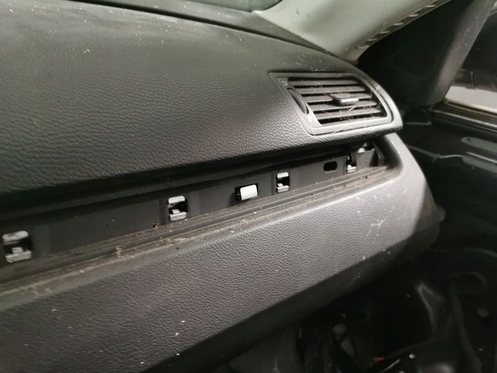 фото №6, Панель консоль капот чорна європа vw passat b6