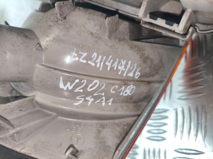 фото №7, Фара передняя левая + поворот mercedes w202 c180 0301036201