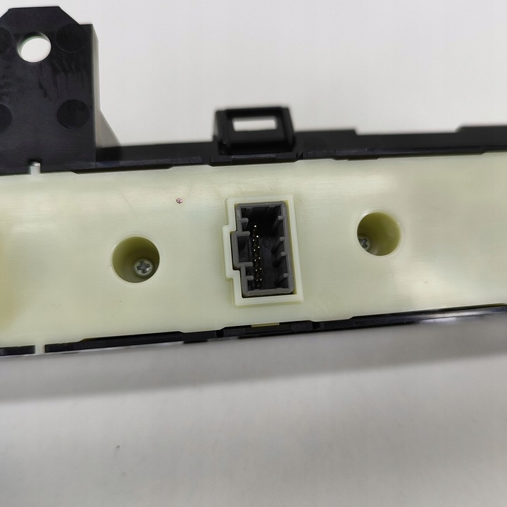 фото №7, Hyundai tucson iv nx4 2024 кнопки / перемикач регулювання гучності