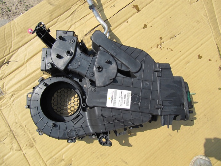 фото №15, Chrysler pacifica 17- отопитель зад задняя 3.6 радиатор w крыло