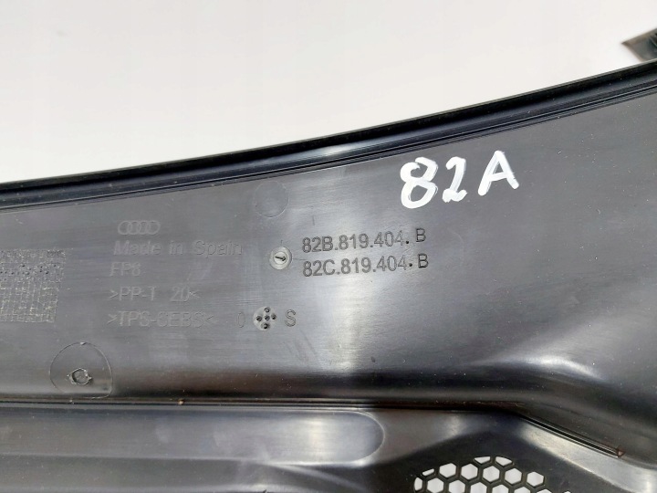фото №8, Audi a1 ii 82a 20r. панель под лобовым стеклом уплотнитель 82b819404b
