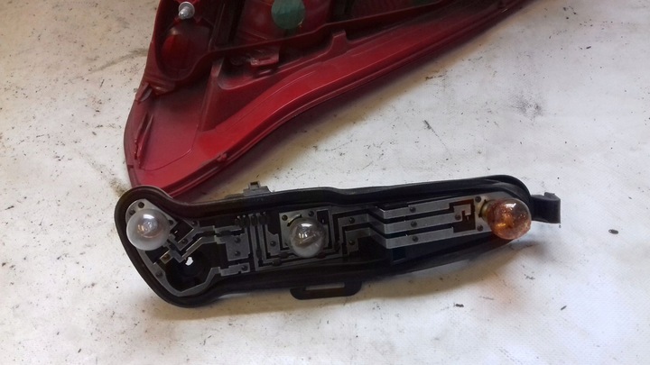 фото №3, Лампа левый зад задняя citroen c4 i 3d купе 04-08