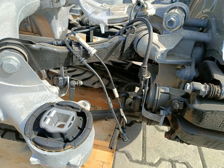 фото №10, Поворотный кулак з wahaczami левая правая зад bmw 6854117 6854118 g16 идеальная 648km