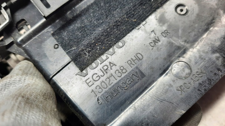 фото №11, Решітка повітропровід центральна 1302138 volvo v60 s60 ii 10-18r