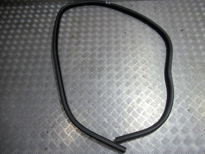 фото №1, Range rover velar прокладка дверь правая перед