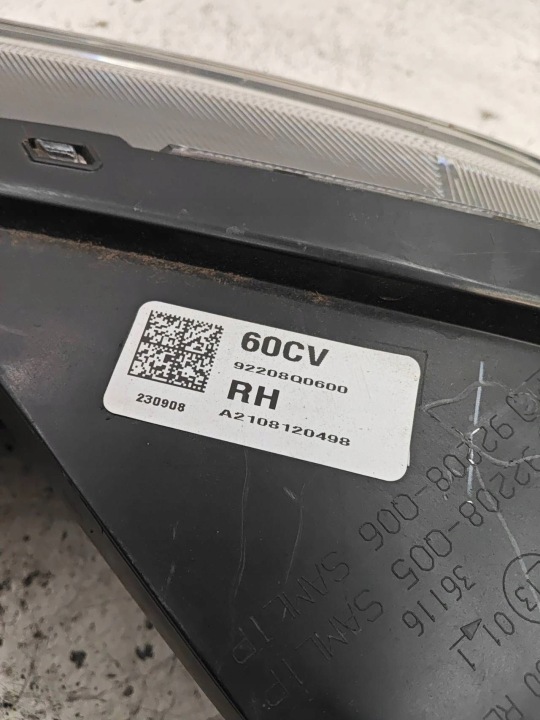фото №11, Hyundai bayon фара led праве перед 92208q05