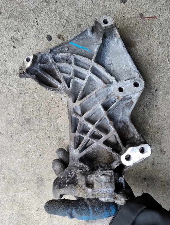 фото №5, Лапи двигуна opel vivaro b trafic iii 1.6d 112318576r a622223000