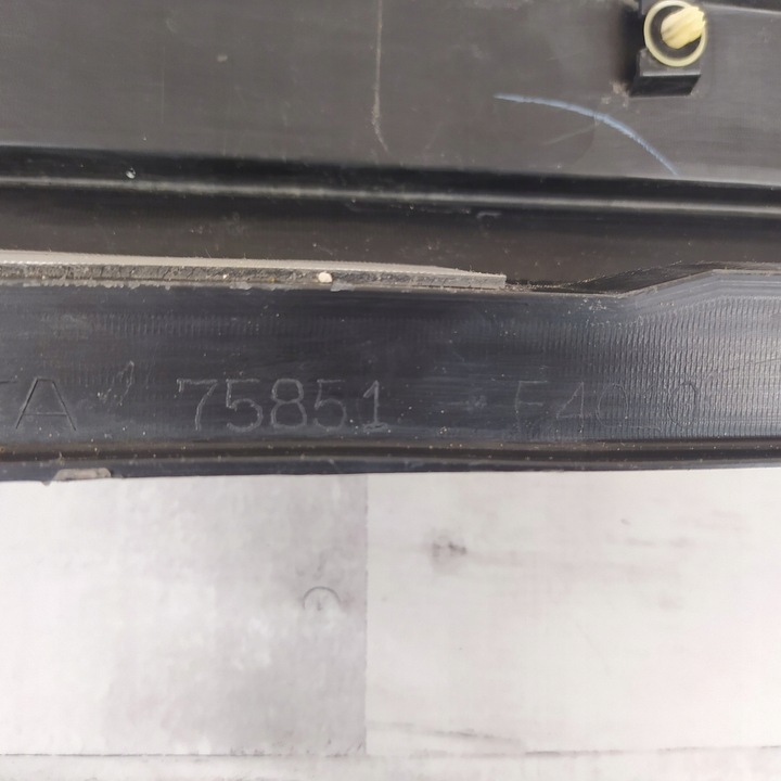 фото №10, Toyota c-hr планка порогова накладка права 75851-f4010