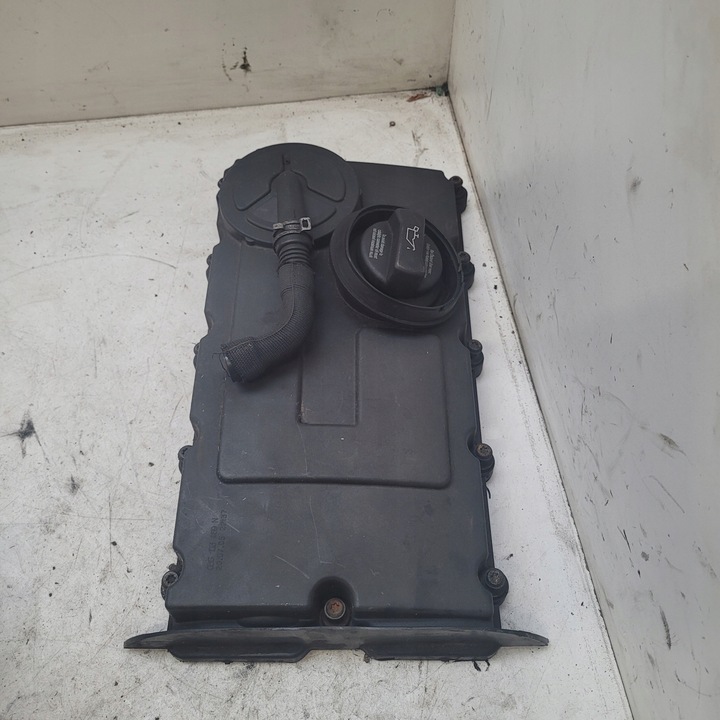 фото №1, Крышка клапанов двигателя audi 2.0 tdi