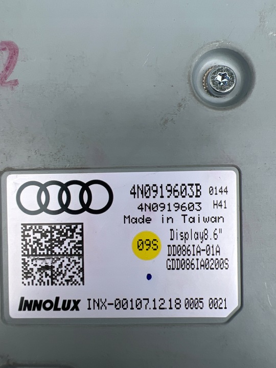 фото №1, Audi a8 d5 монітор екран навігації 4n0919603b пошкоджений монітор